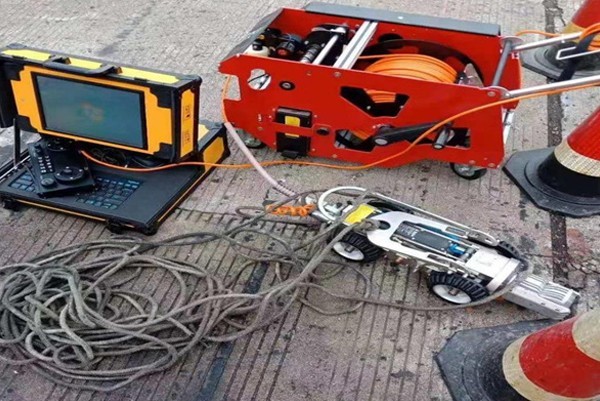 龙文CCTV管道检测机器人