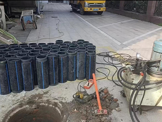 龙文PE置换管厂家 DN315置换管 非开挖管短管置换